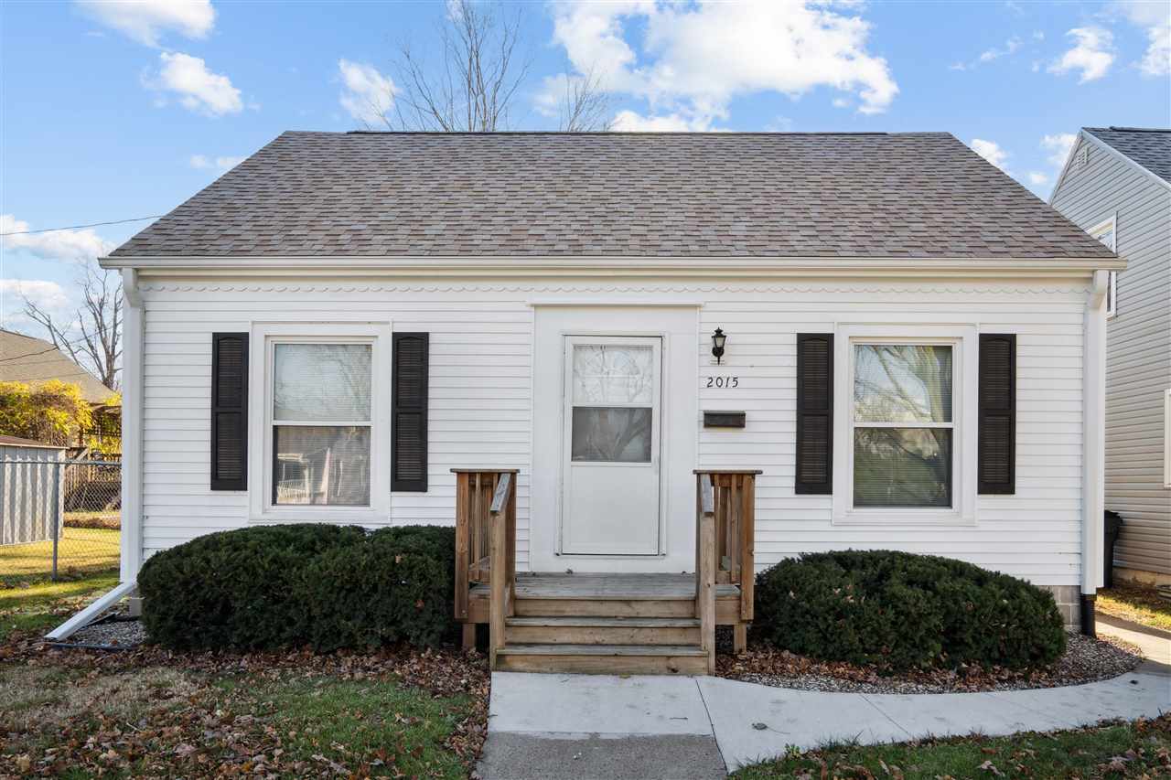 2015 F Ave NE