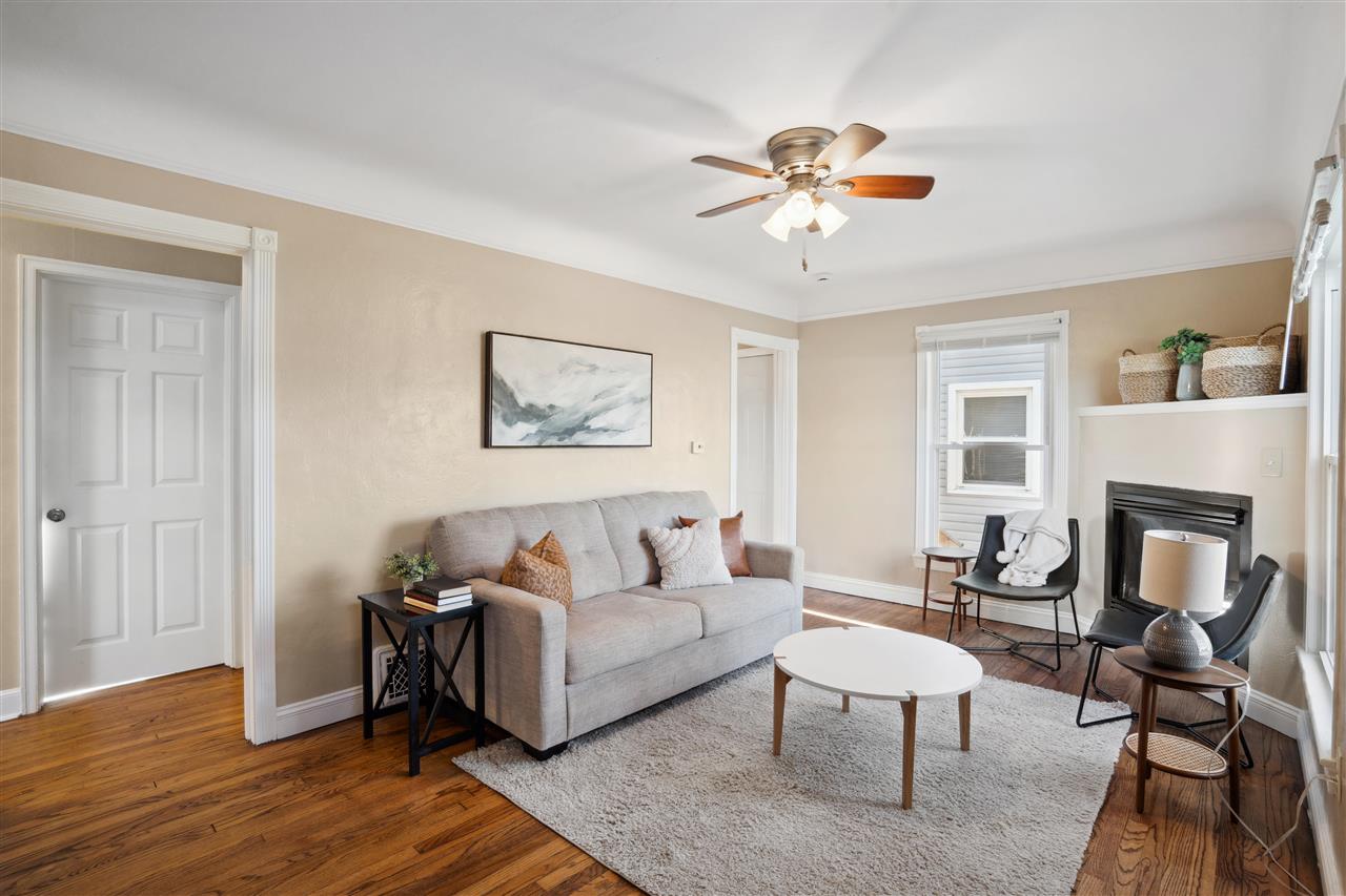2015 F Ave NE