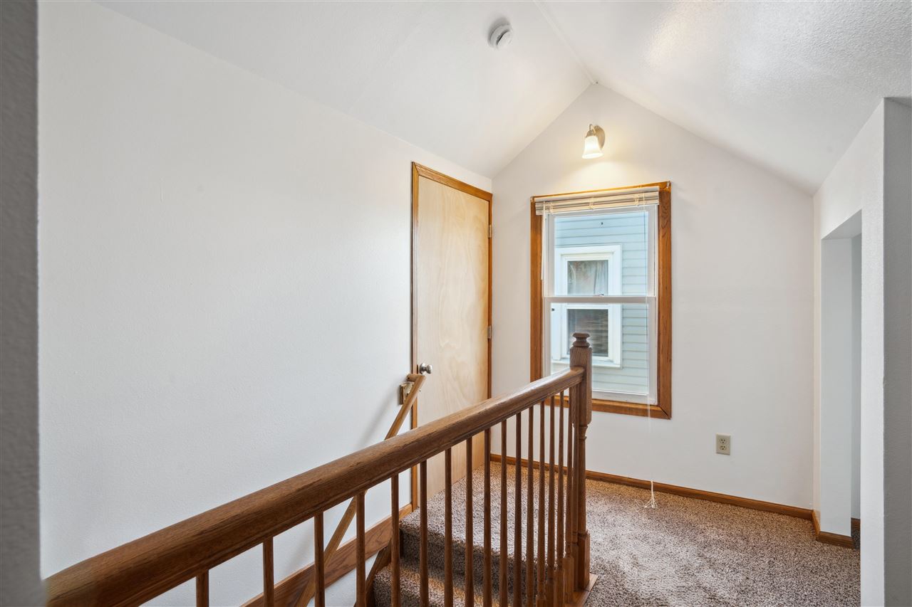 2015 F Ave NE