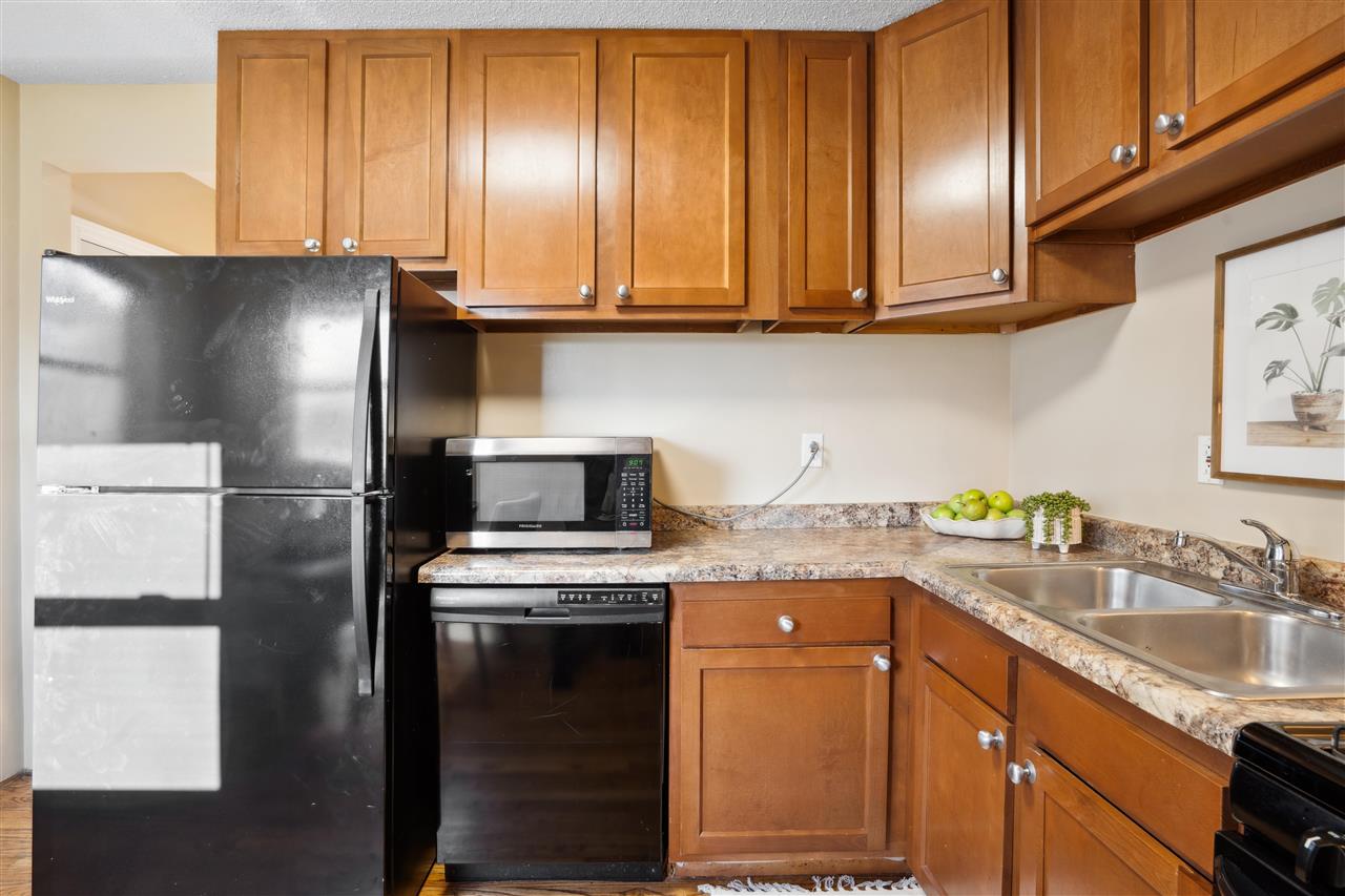 2015 F Ave NE