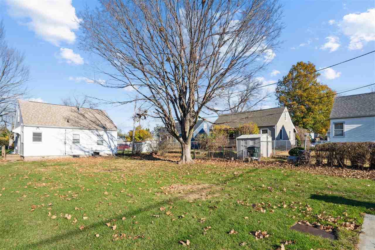 2015 F Ave NE