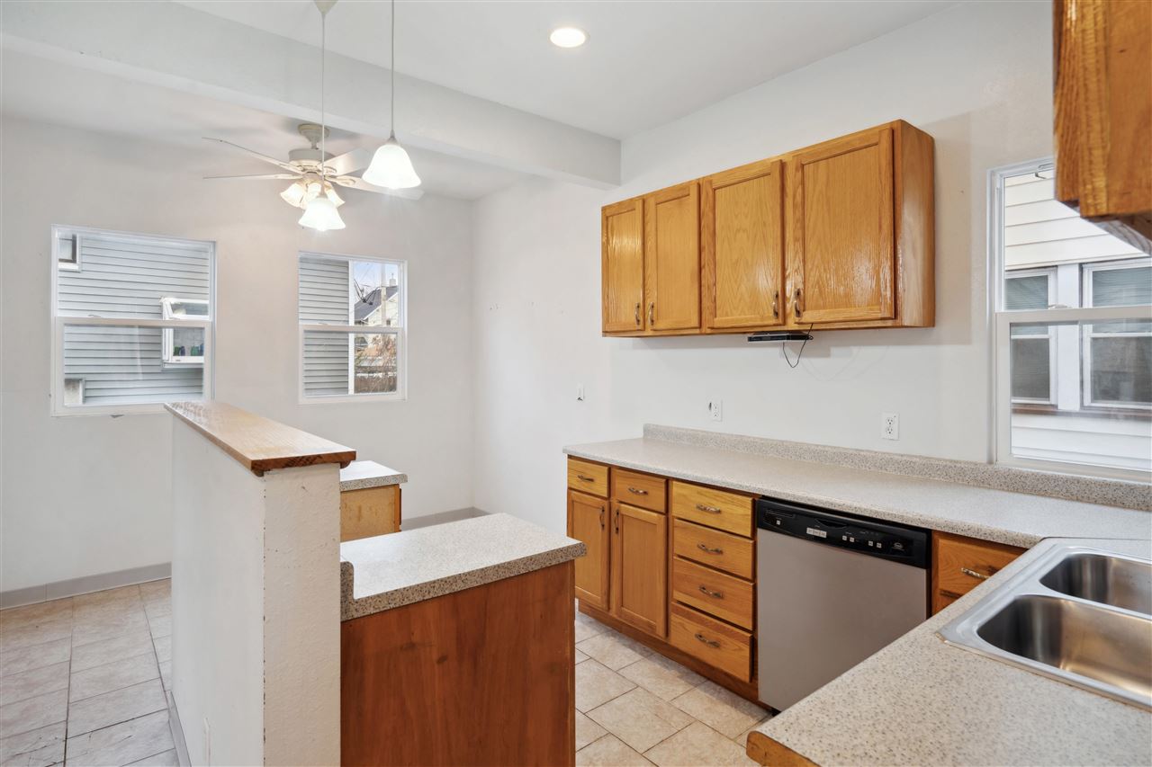 1561 4th Ave SE