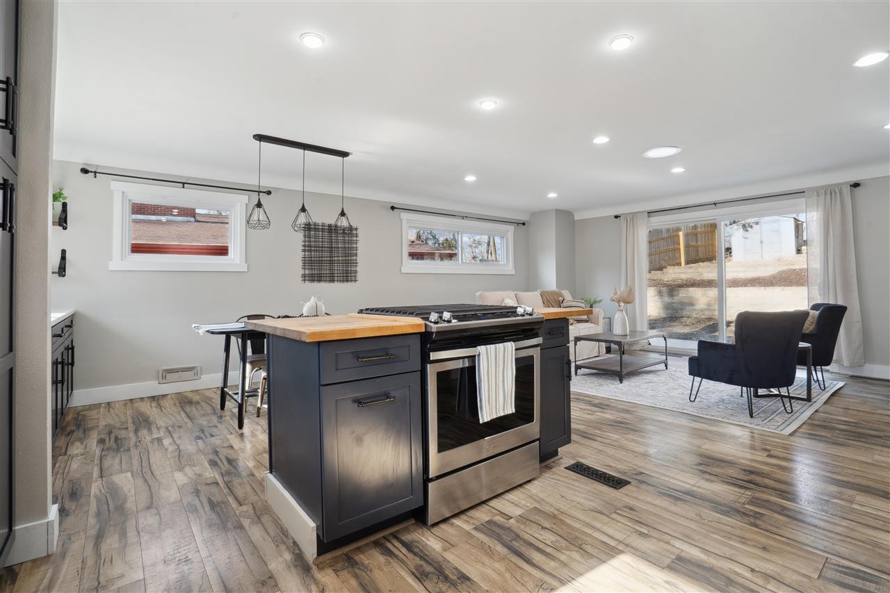 1302 Hertz Drive SE