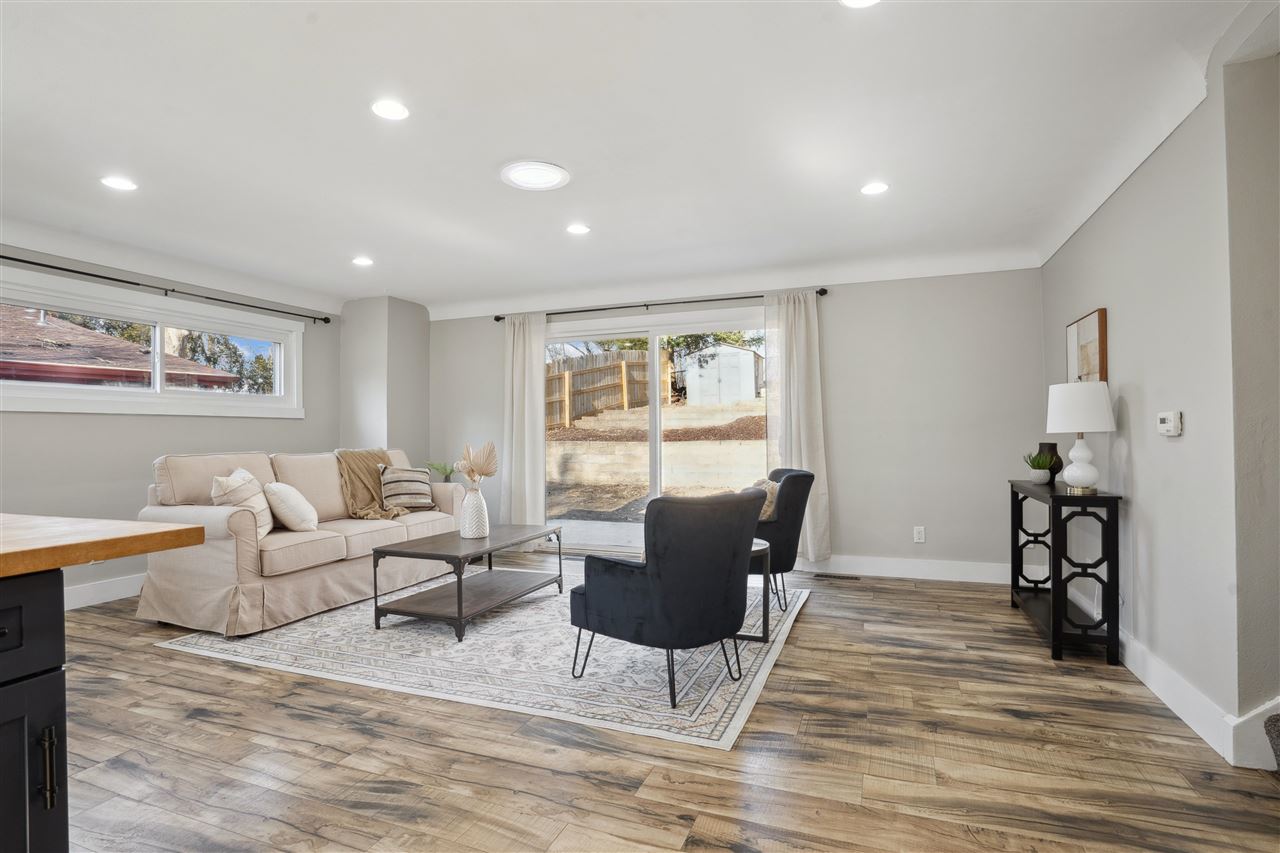 1302 Hertz Drive SE