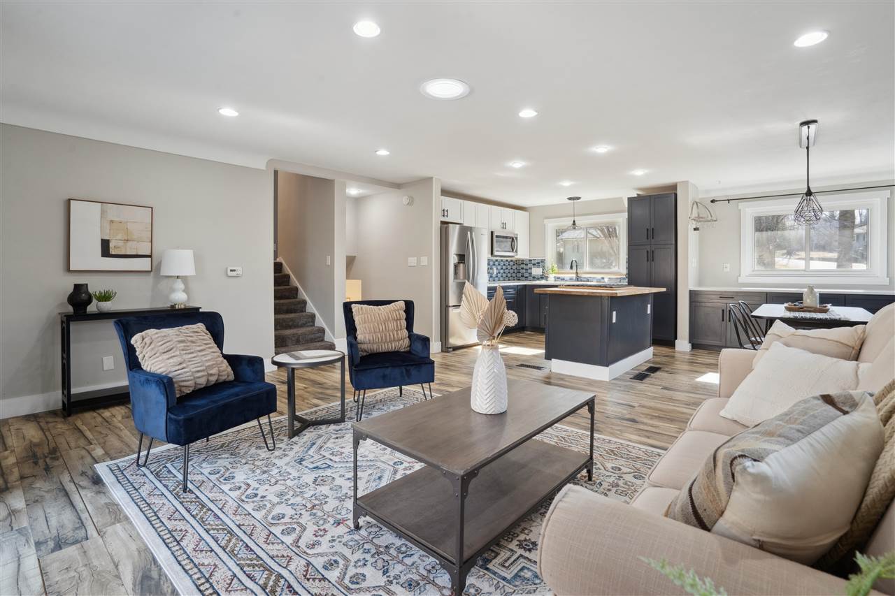 1302 Hertz Drive SE
