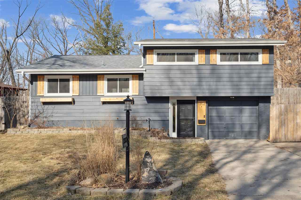 1302 Hertz Drive SE