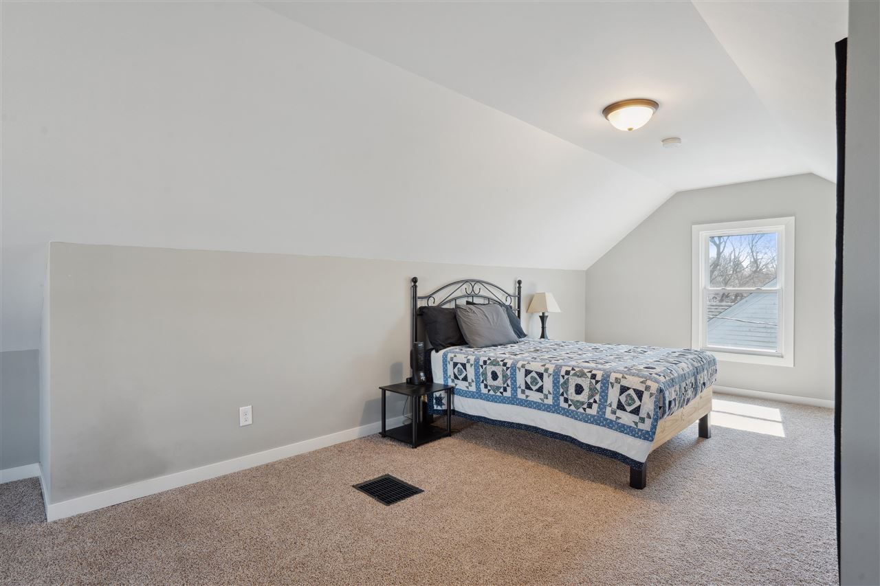 2076 Eastern Blvd SE