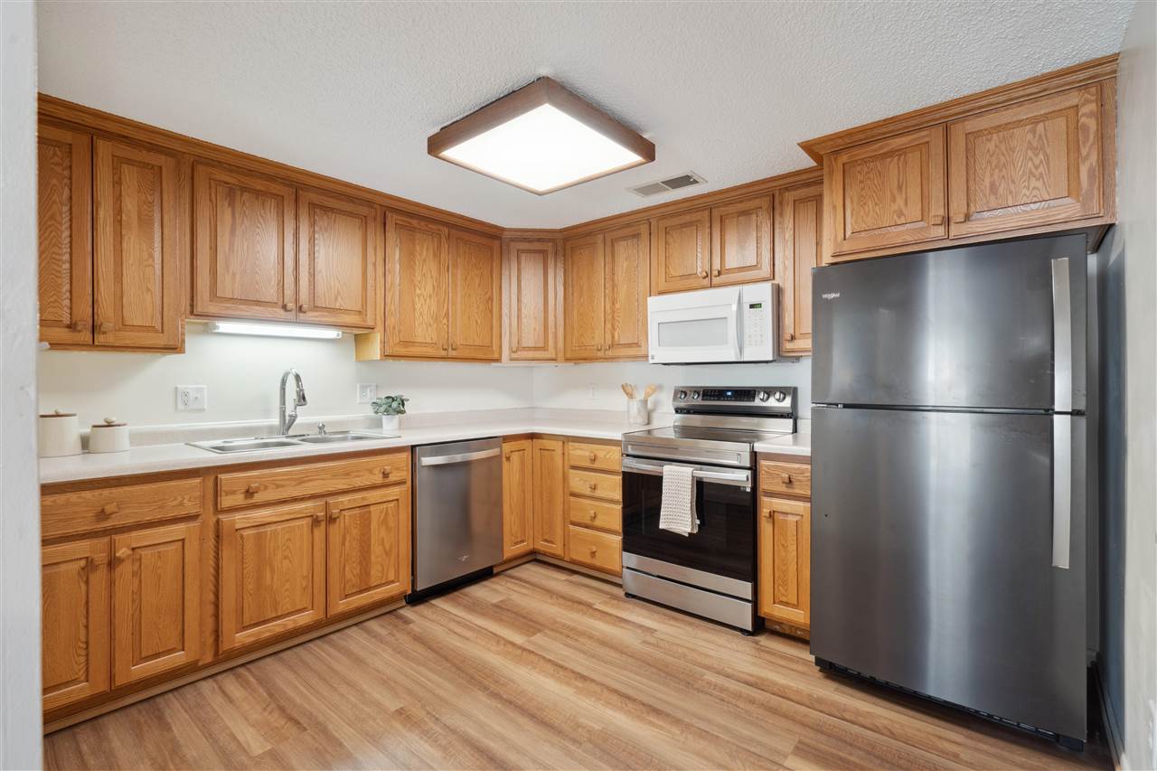 2131 1st Ave SE Unit: 208