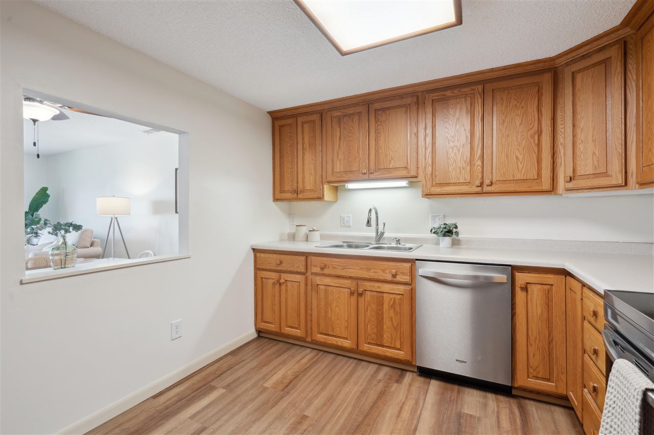 2131 1st Ave SE Unit: 208