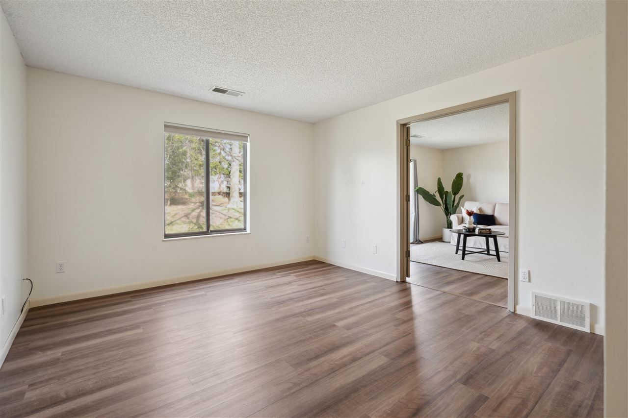 2131 1st Ave SE Unit: 208