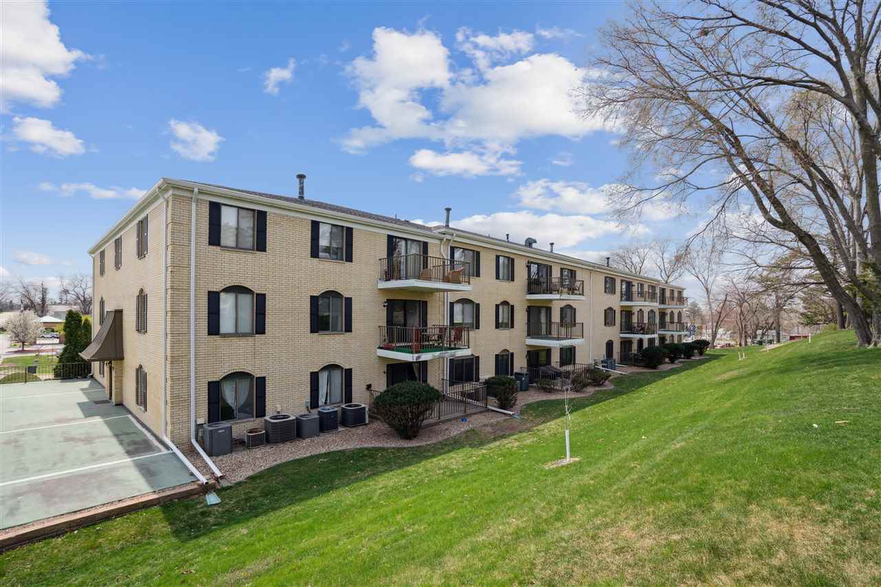 2131 1st Ave SE Unit: 208