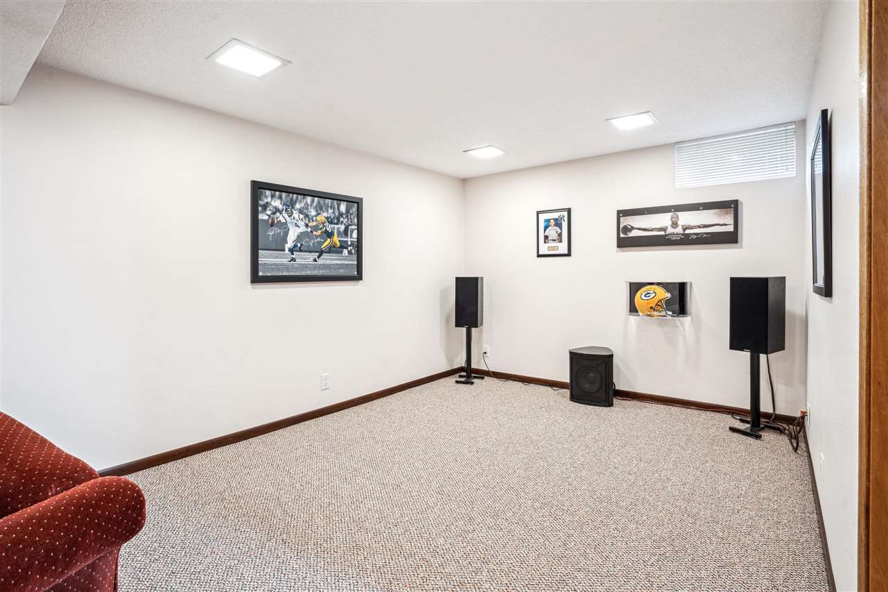 710 Grant Wood Dr. SE