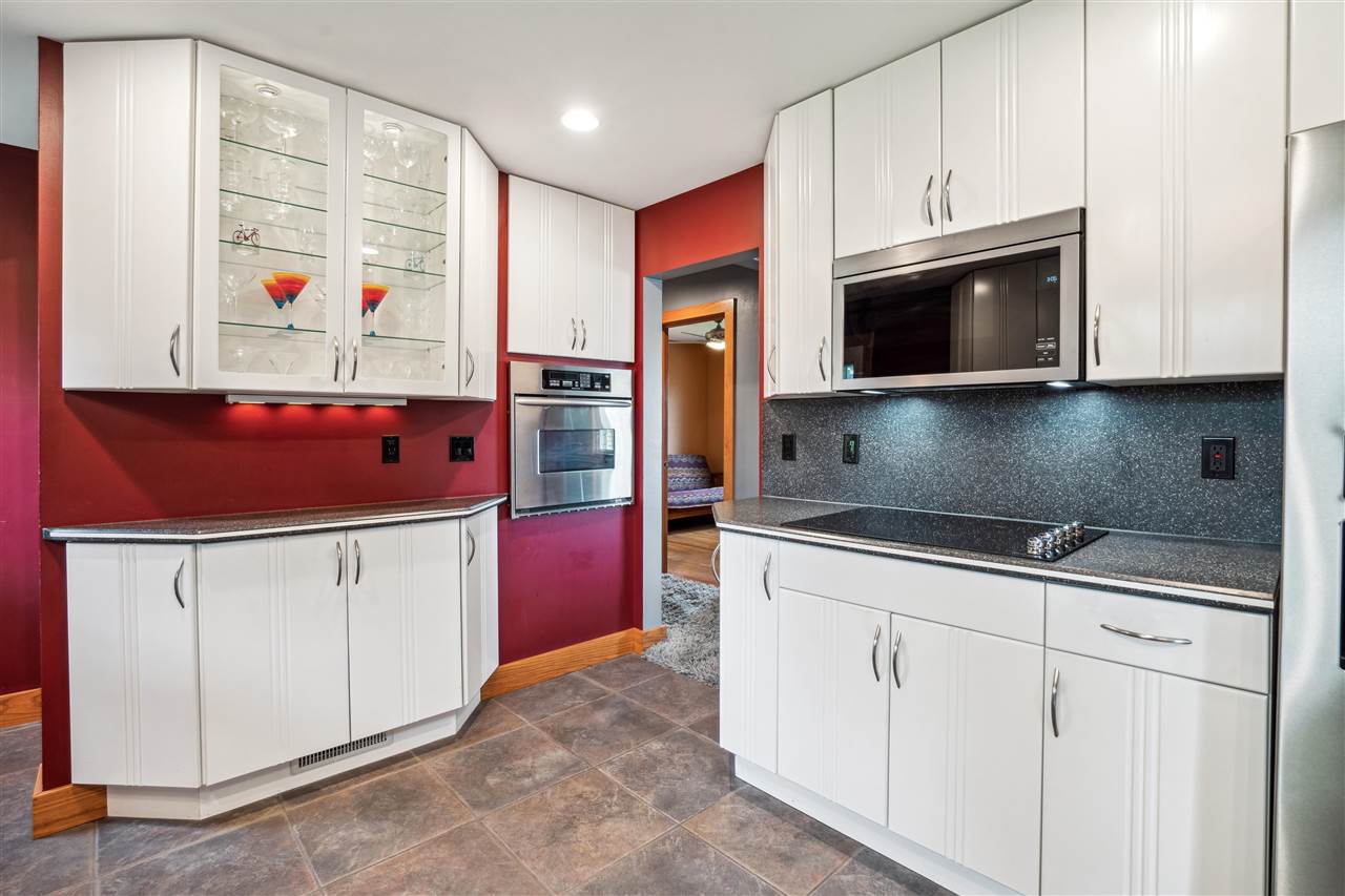 710 Grant Wood Dr. SE