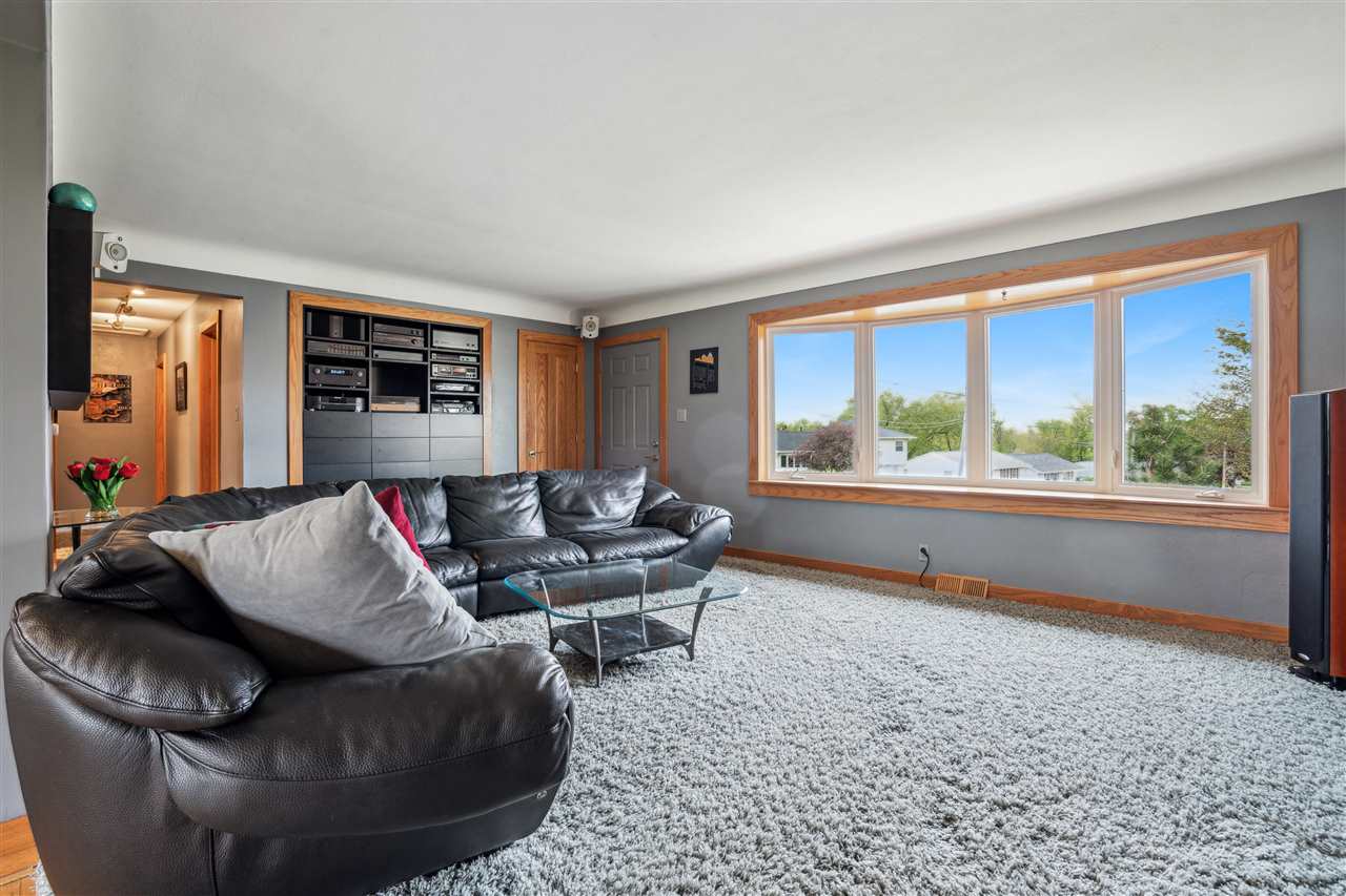 710 Grant Wood Dr. SE