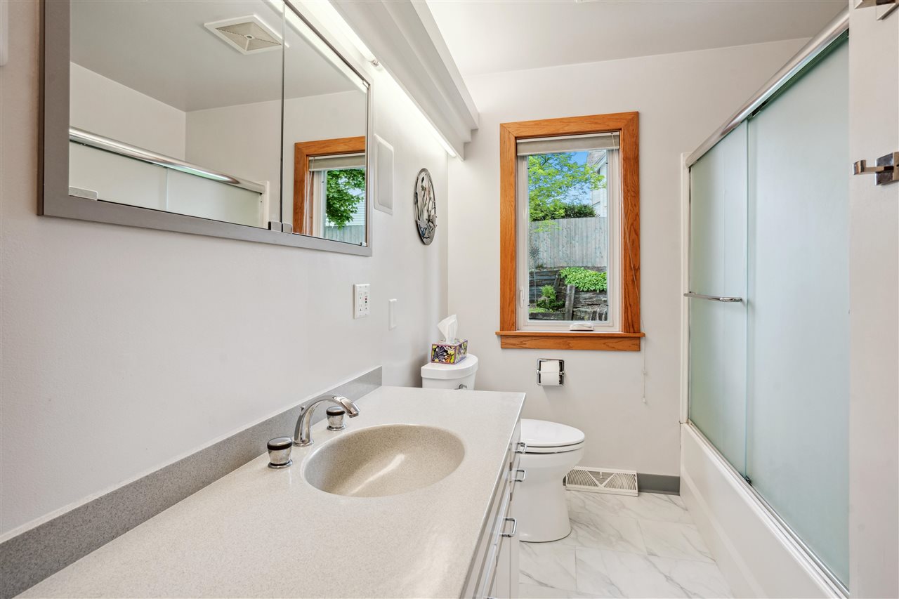 710 Grant Wood Dr. SE
