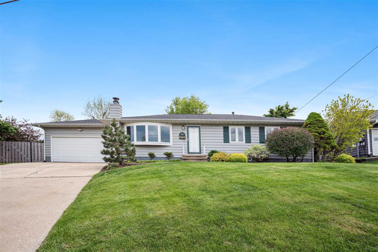 710 Grant Wood Dr. SE