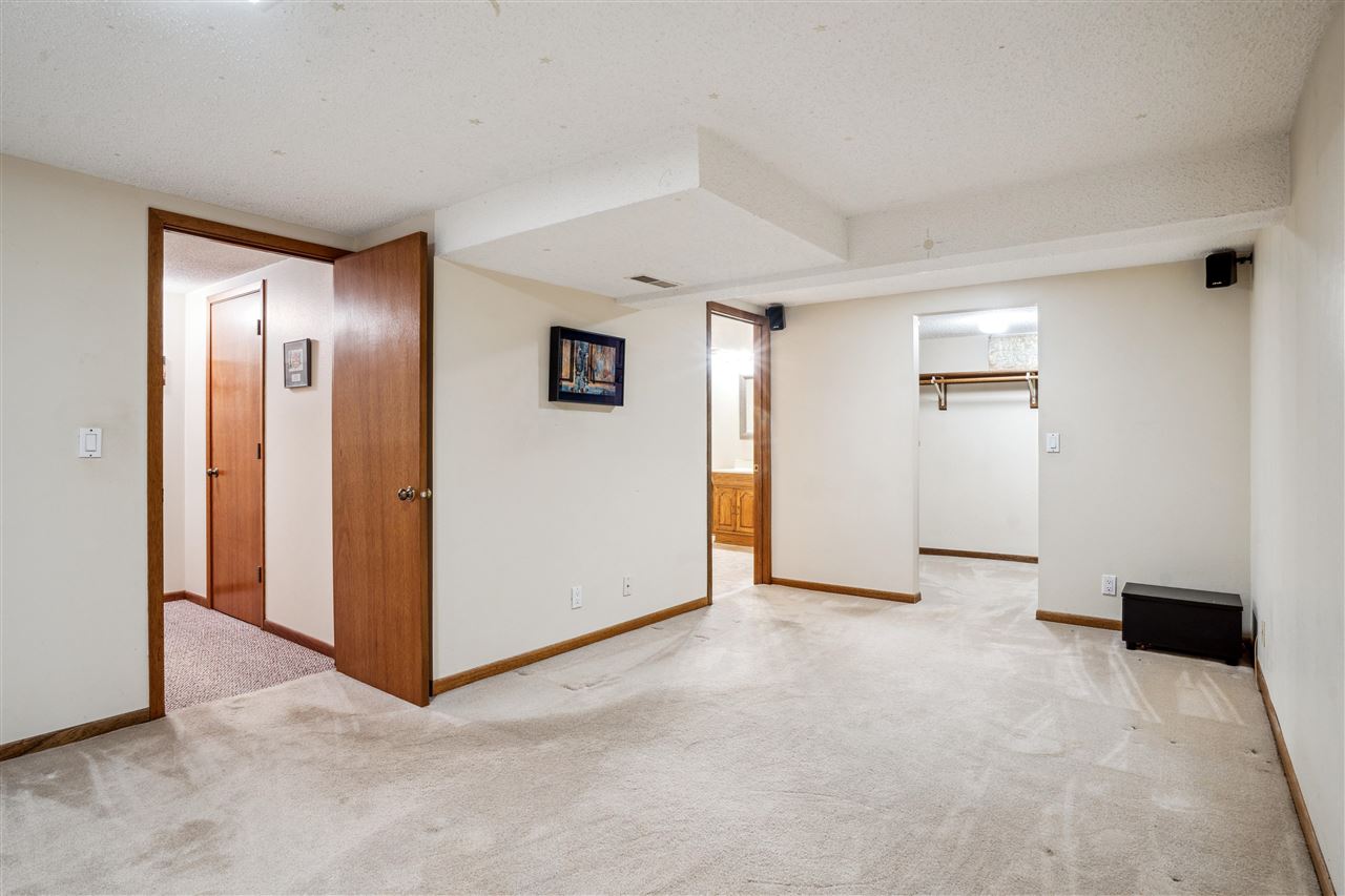 710 Grant Wood Dr. SE