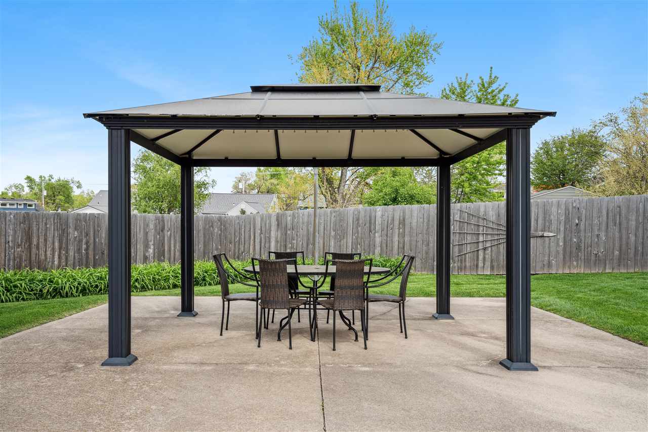 710 Grant Wood Dr. SE