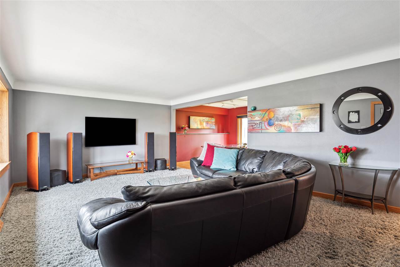 710 Grant Wood Dr. SE
