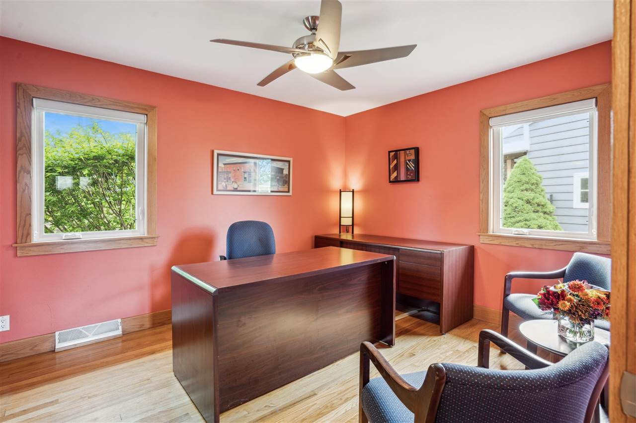 710 Grant Wood Dr. SE