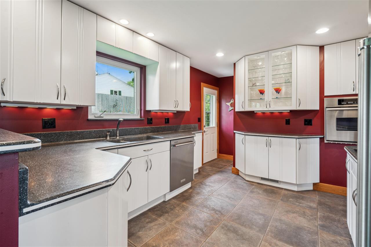 710 Grant Wood Dr. SE