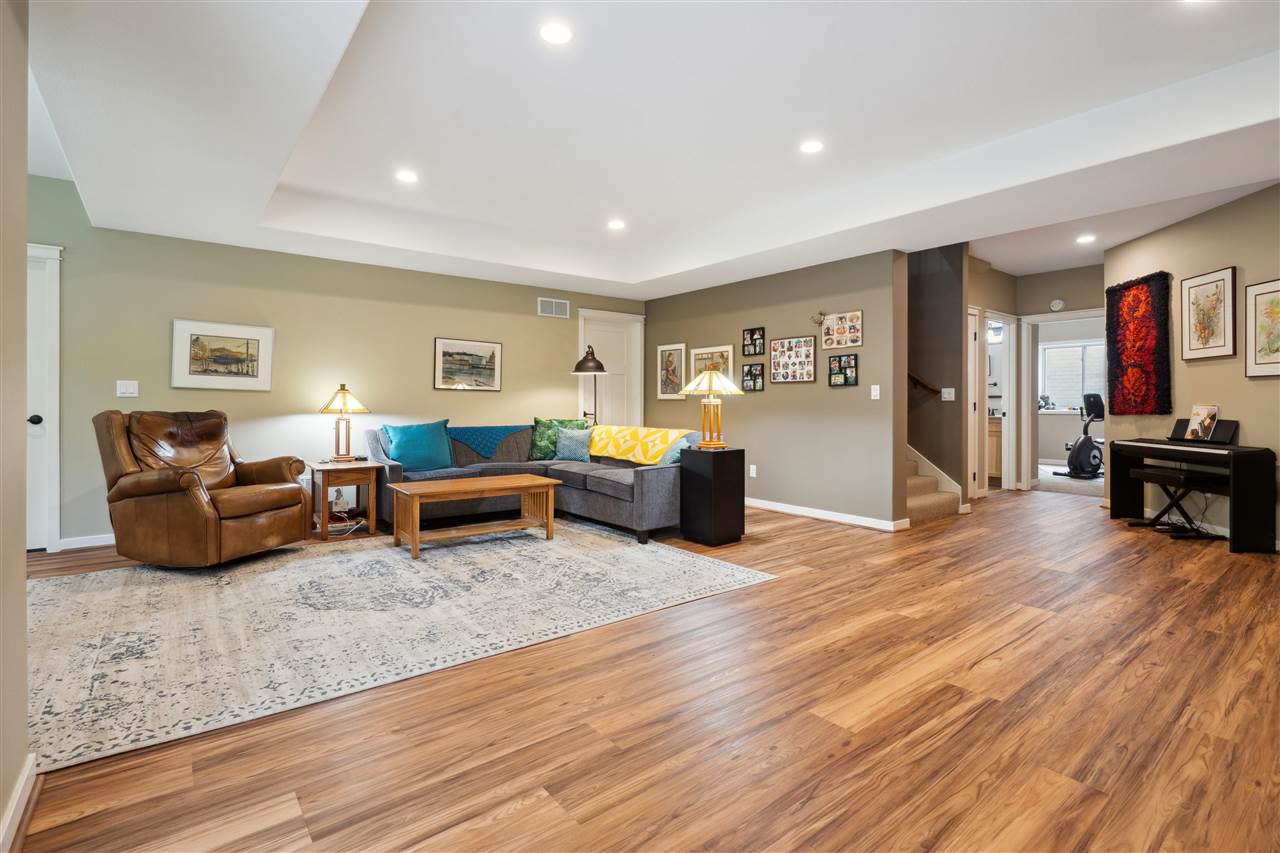 4010 Windham Woods Ct SE