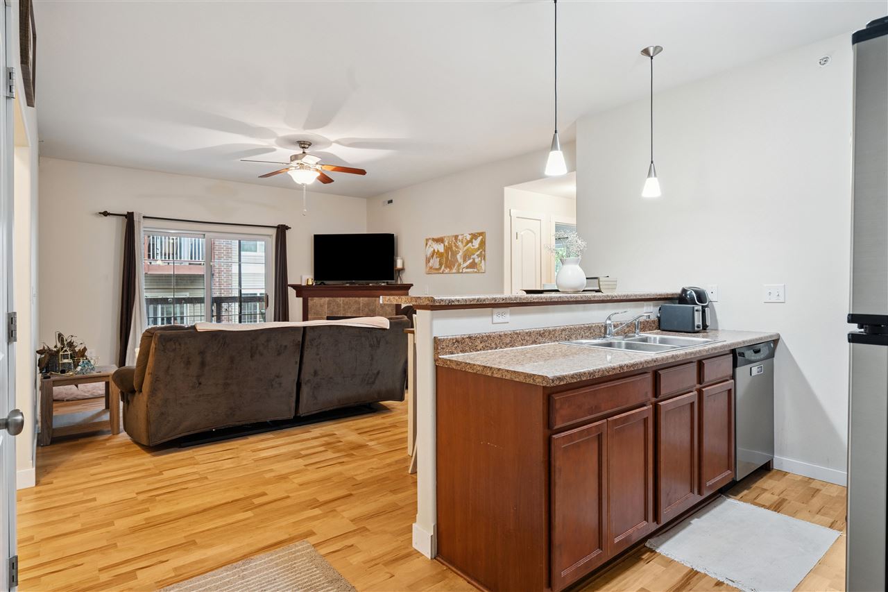 1848 W Benton Street Unit: 303