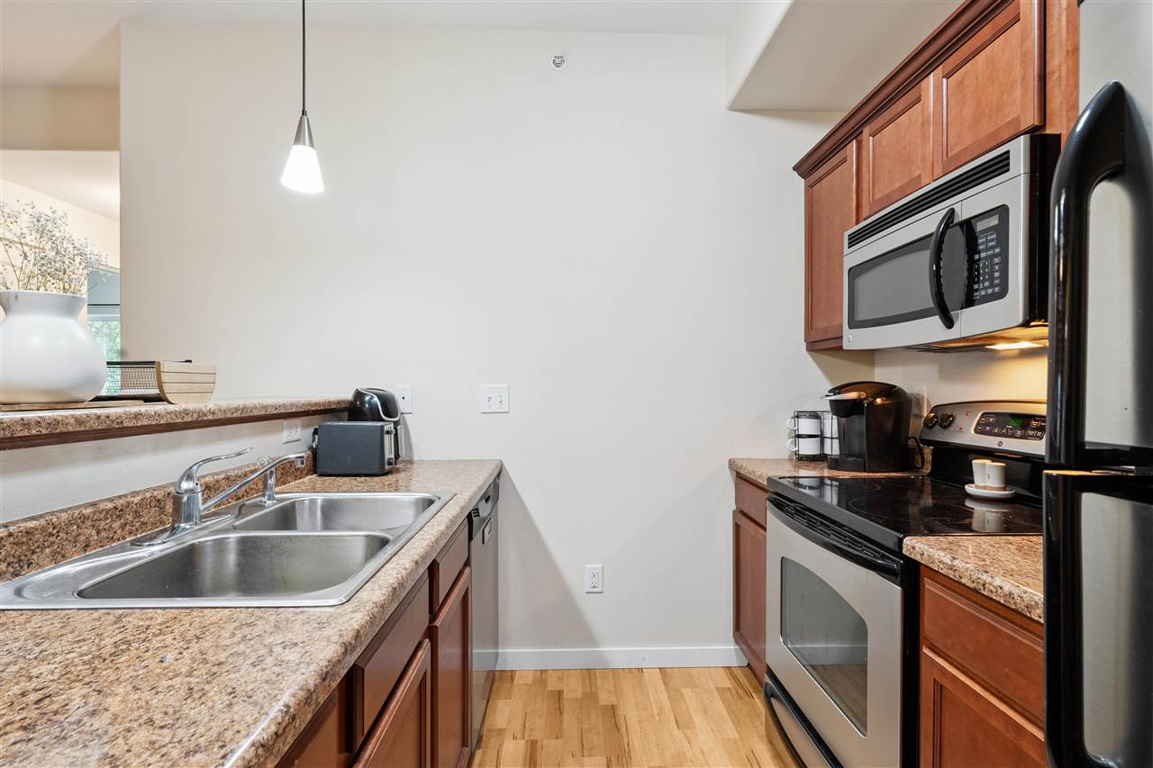 1848 W Benton Street Unit: 303