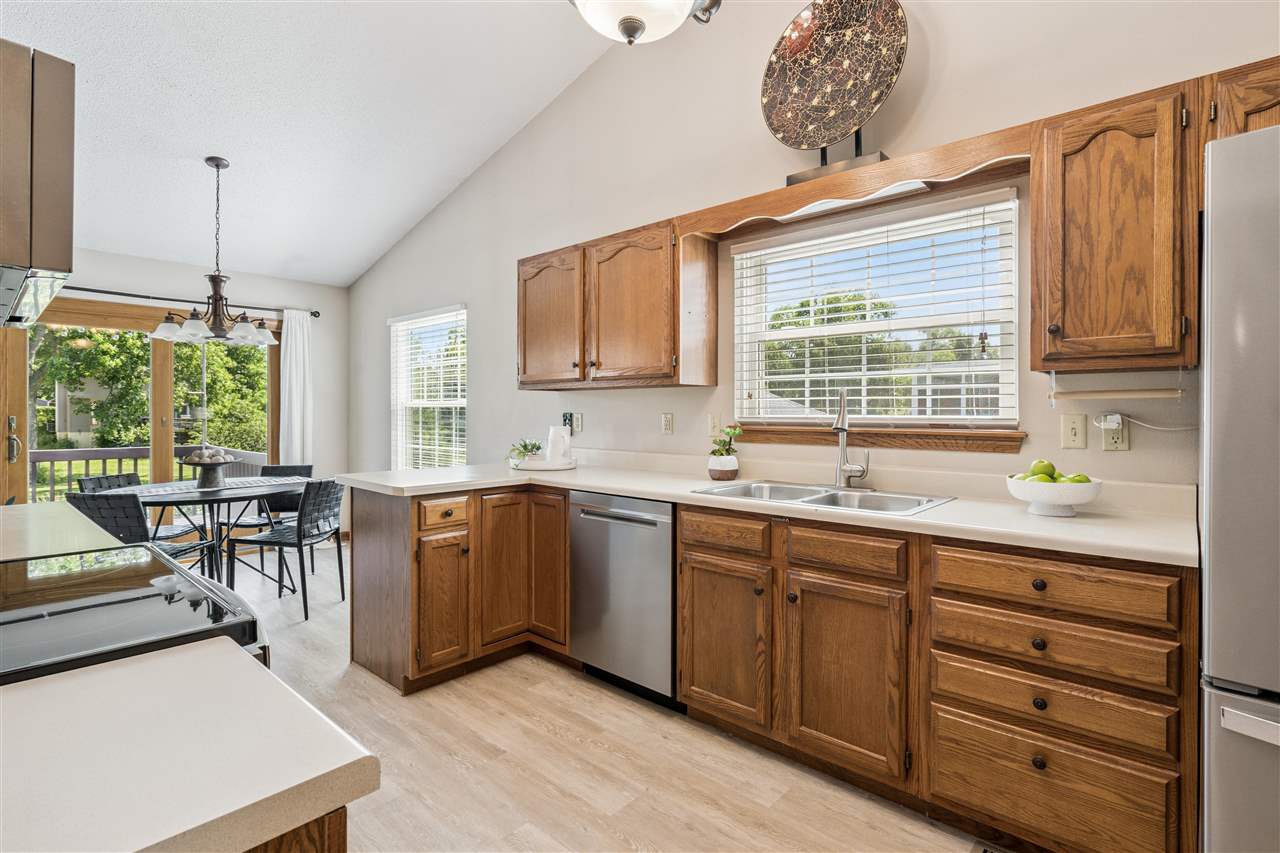 329 Stoney Creek Rd NW