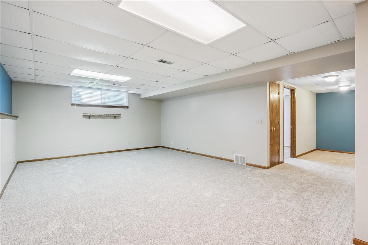 329 Stoney Creek Rd NW