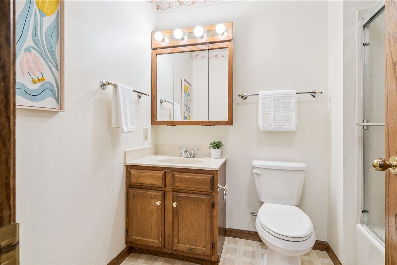 329 Stoney Creek Rd NW