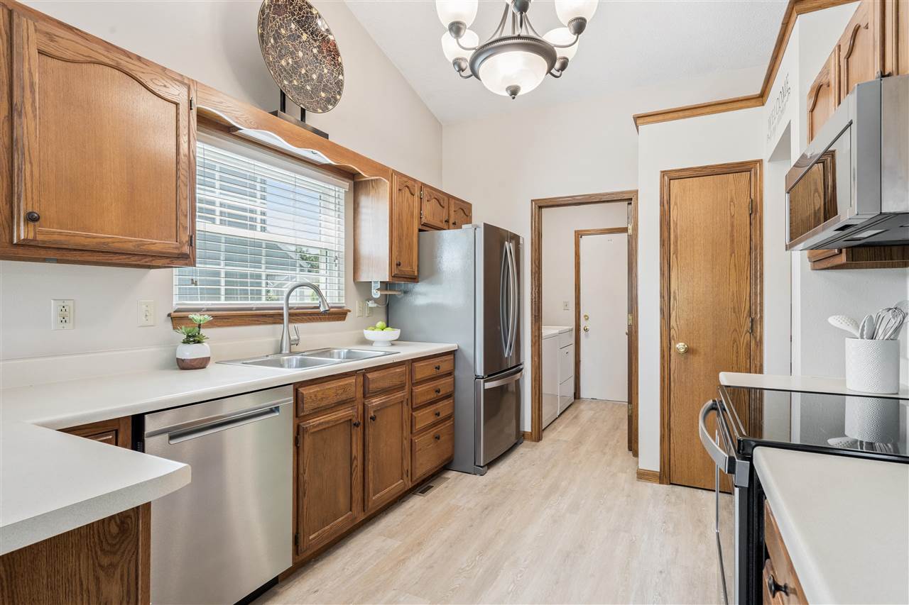 329 Stoney Creek Rd NW
