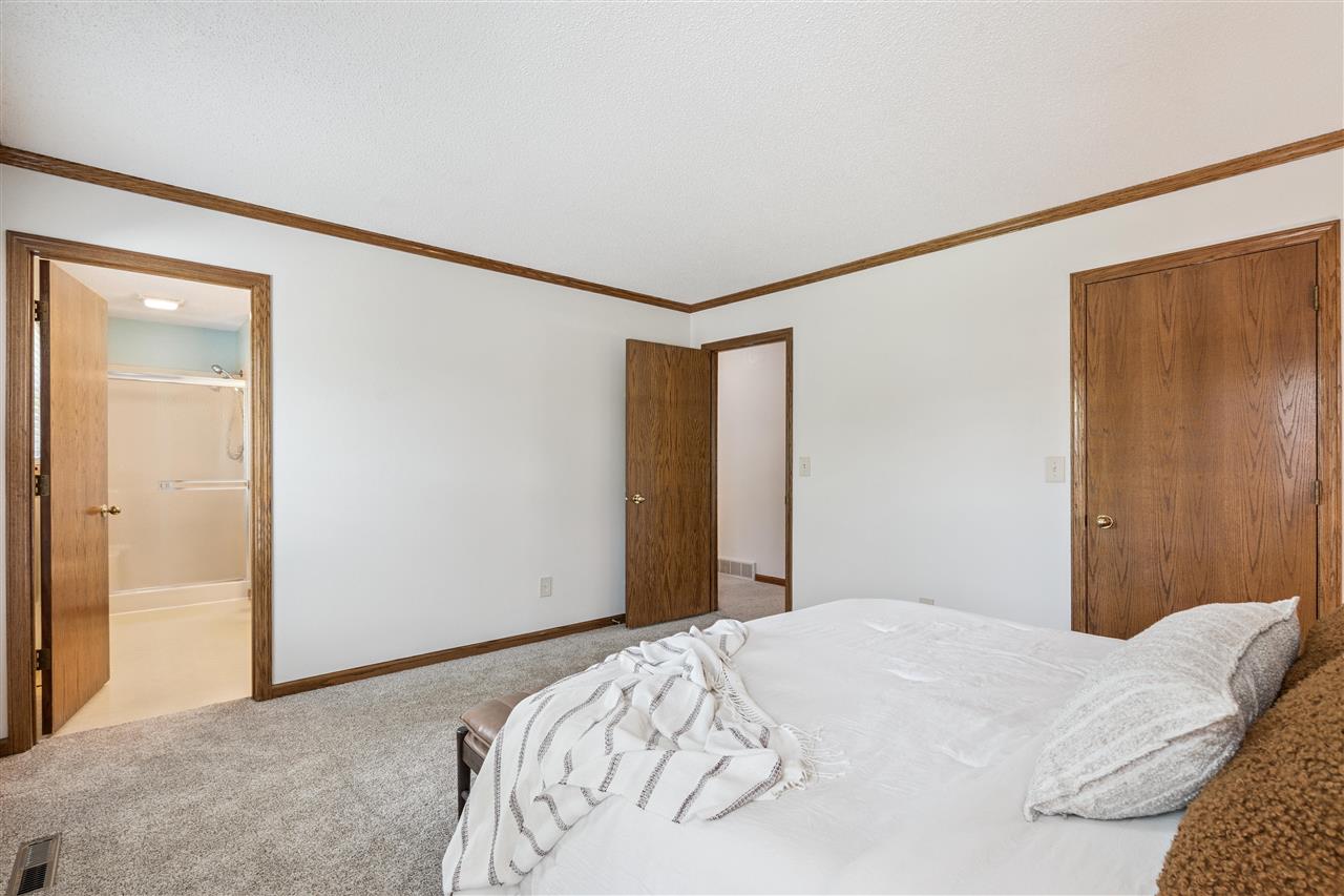 329 Stoney Creek Rd NW