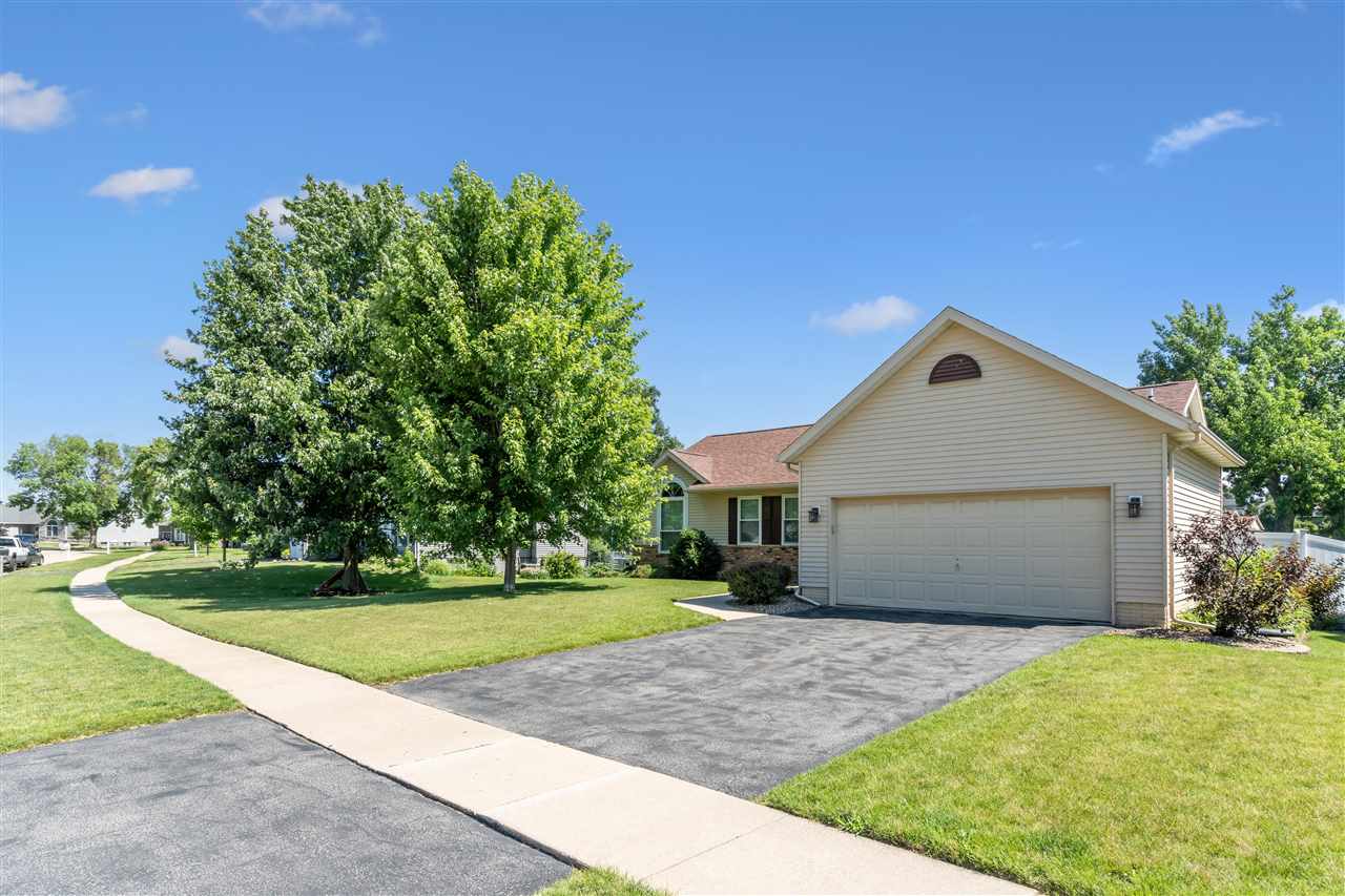 329 Stoney Creek Rd NW