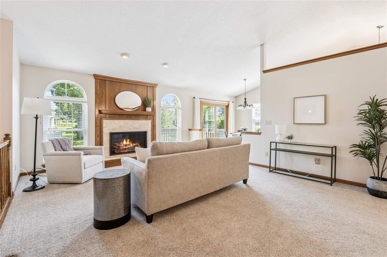 329 Stoney Creek Rd NW
