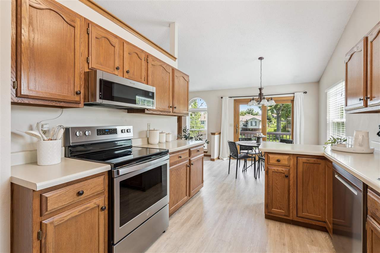 329 Stoney Creek Rd NW