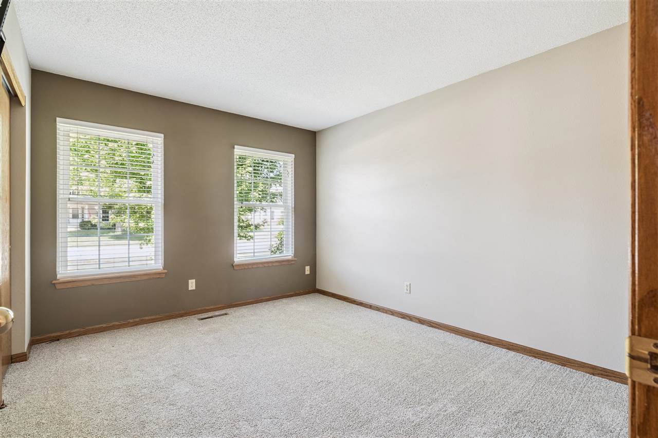 329 Stoney Creek Rd NW
