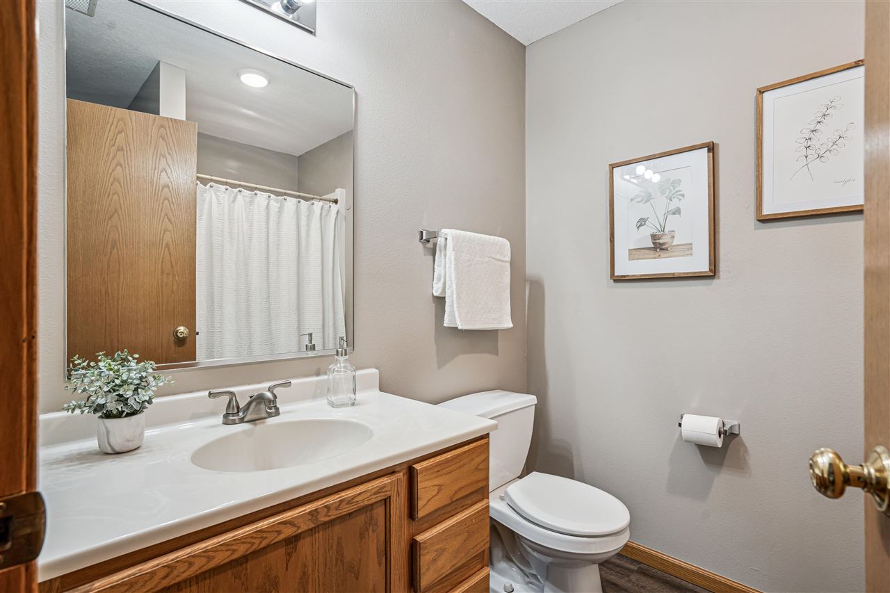 780 Magnolia Ln Unit: 4
