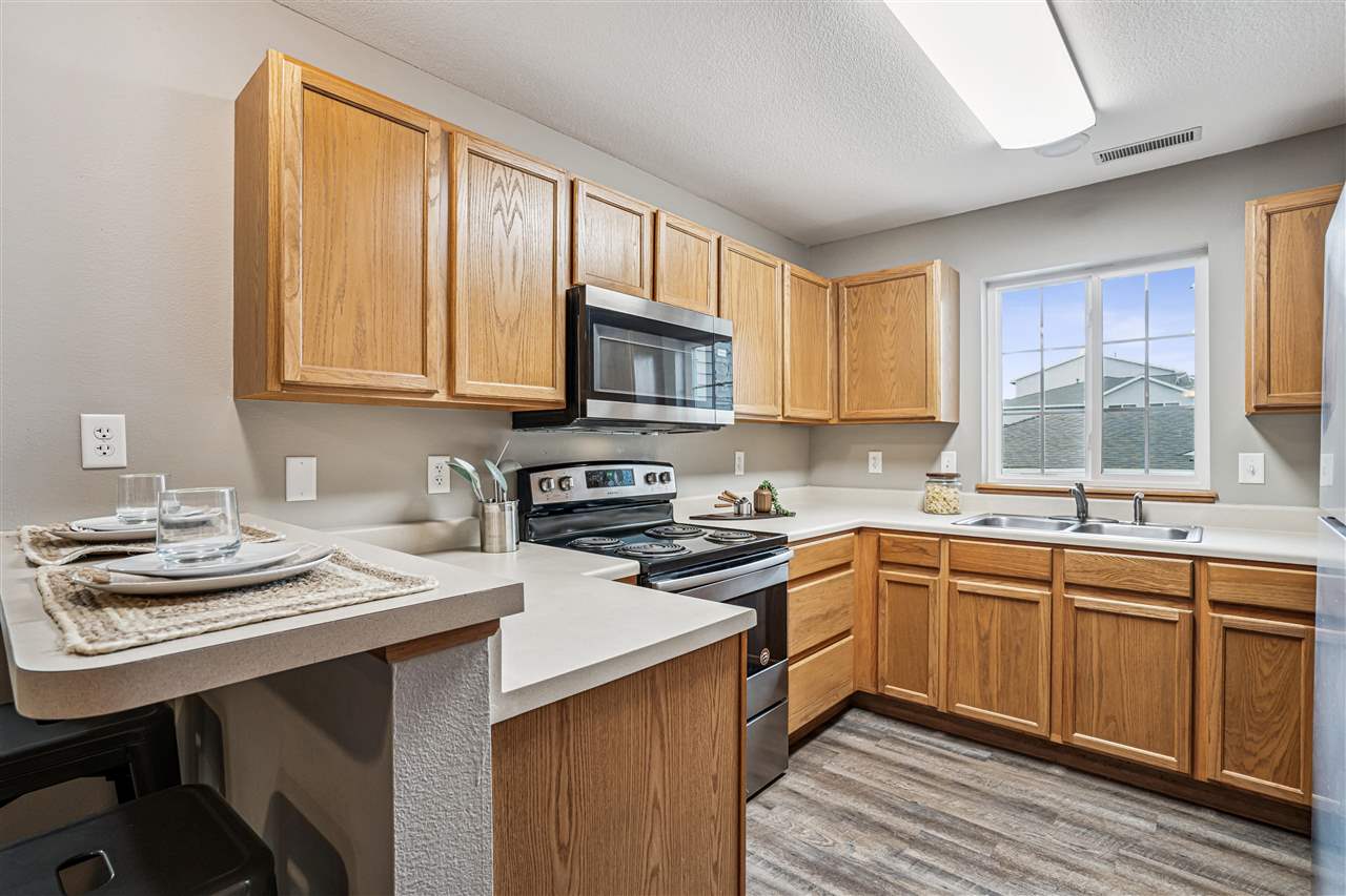 780 Magnolia Ln Unit: 4