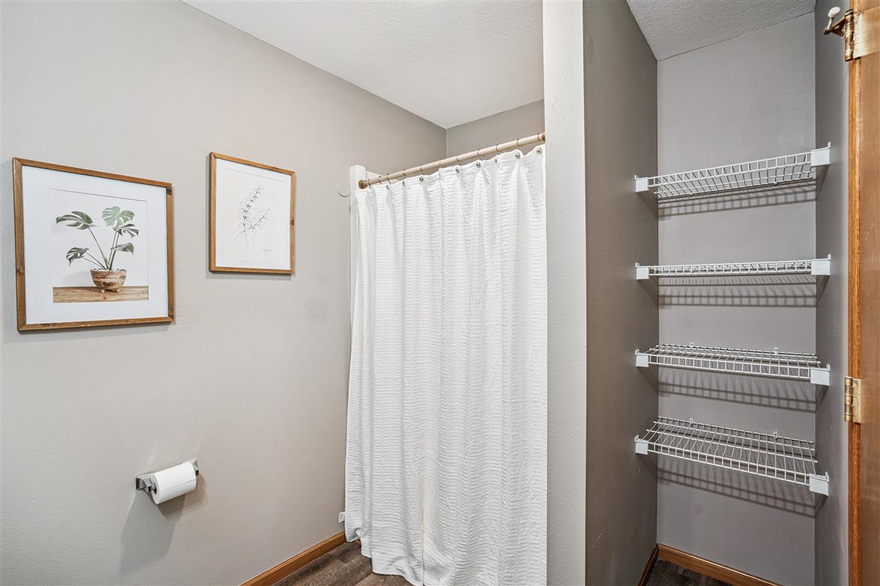 780 Magnolia Ln Unit: 4