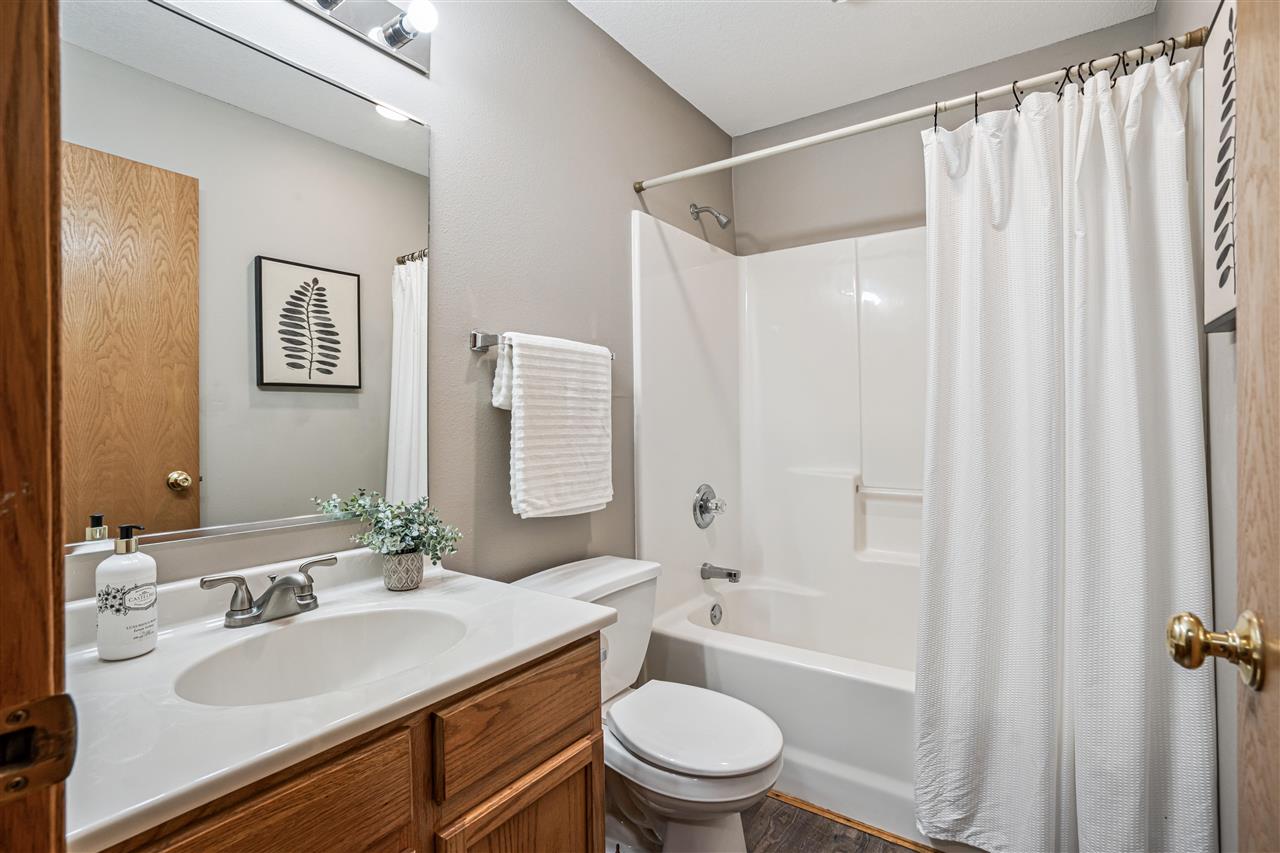 780 Magnolia Ln Unit: 4