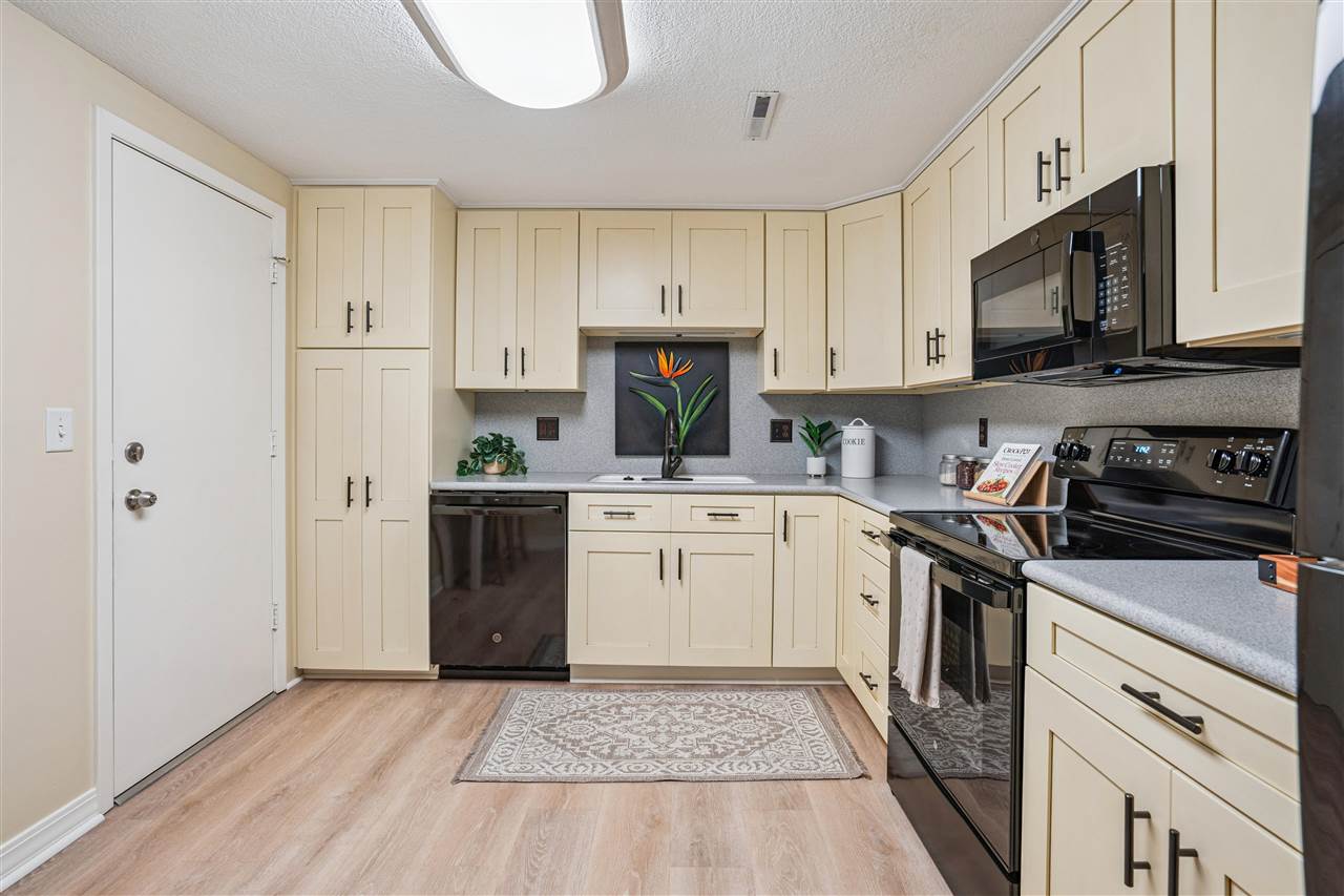 2135 1st Ave SE #215