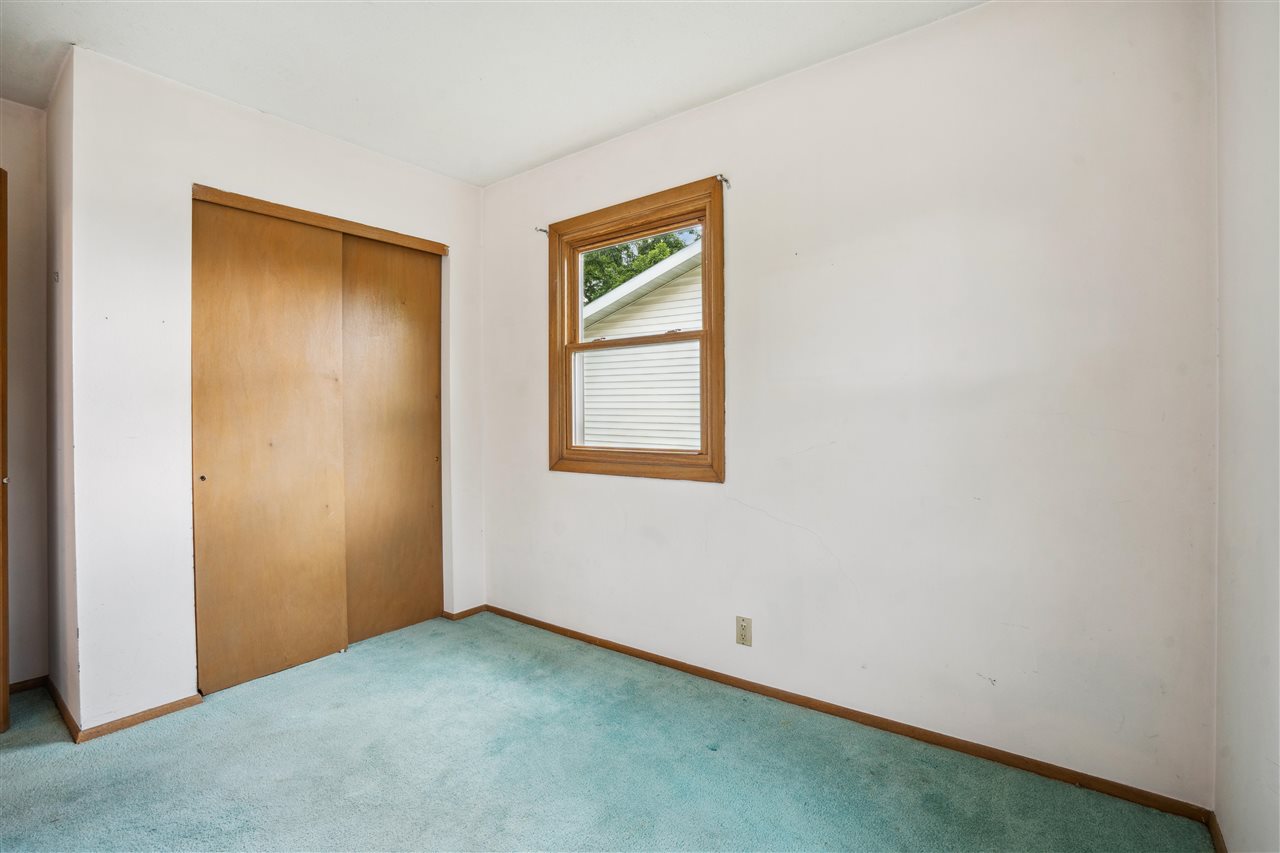 2625 Towne House Dr NE