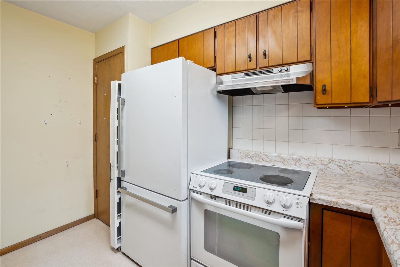 2625 Towne House Dr NE