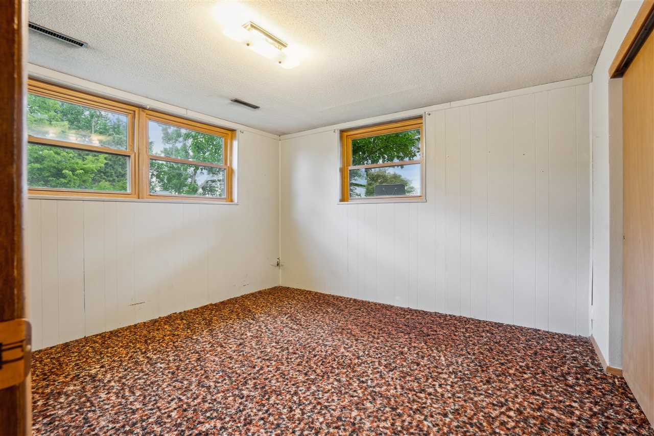 2625 Towne House Dr NE