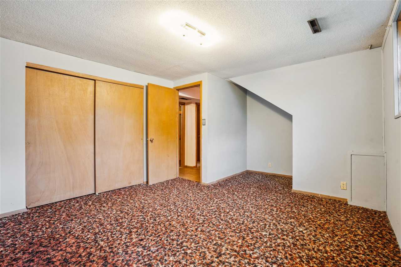 2625 Towne House Dr NE