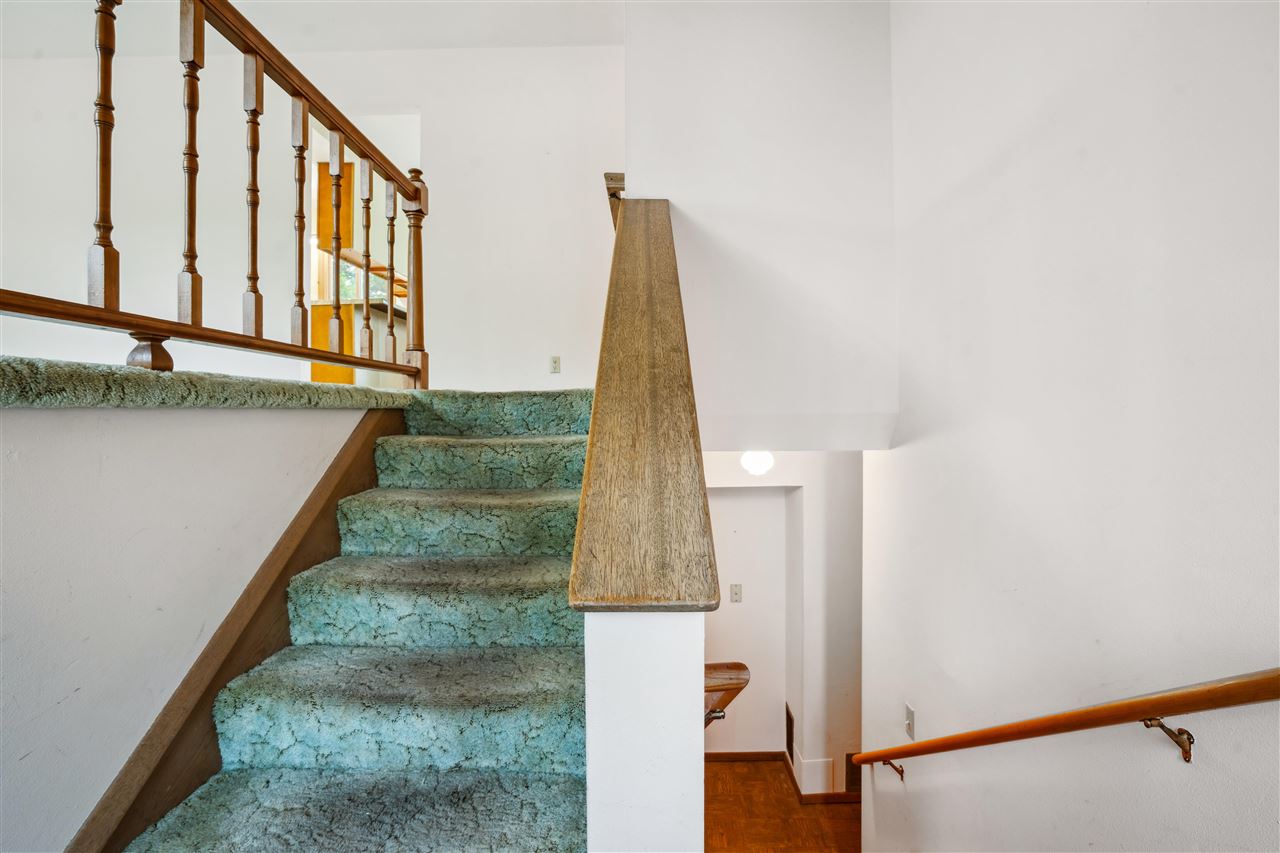 2625 Towne House Dr NE