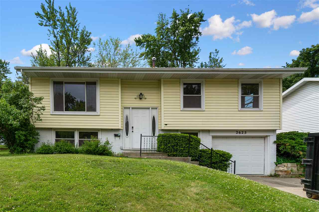 2625 Towne House Dr NE