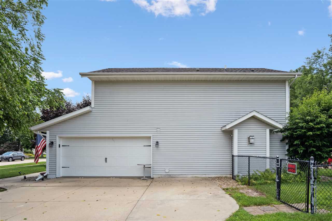 7635 Quail Trail NE