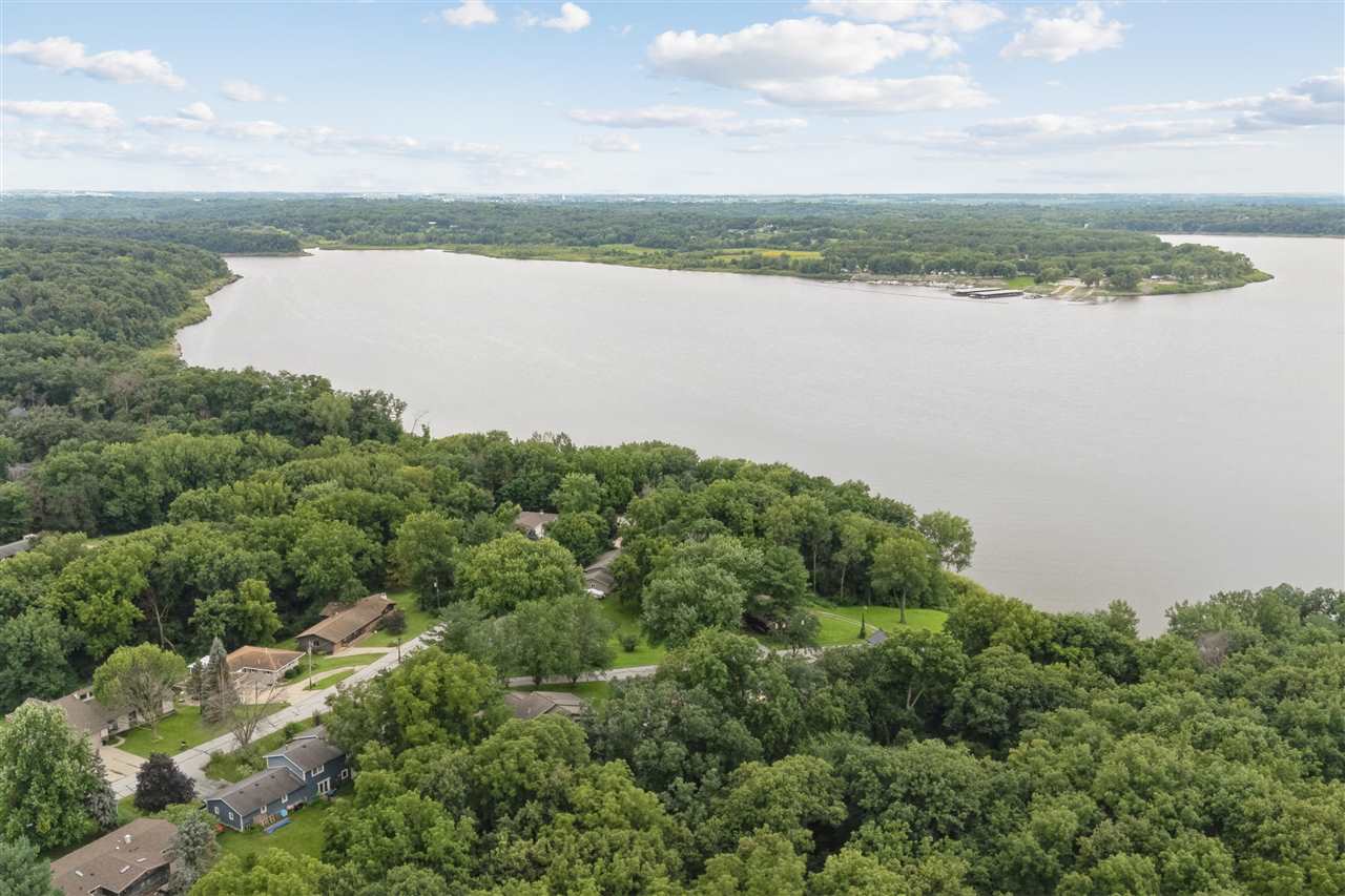 421 Pleasant View Dr. NE